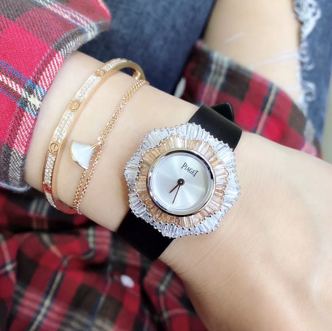 Piaget 最新颜色 PIAGET伯爵 Limelight非凡珍品腕表系列 表壳直径为33mm