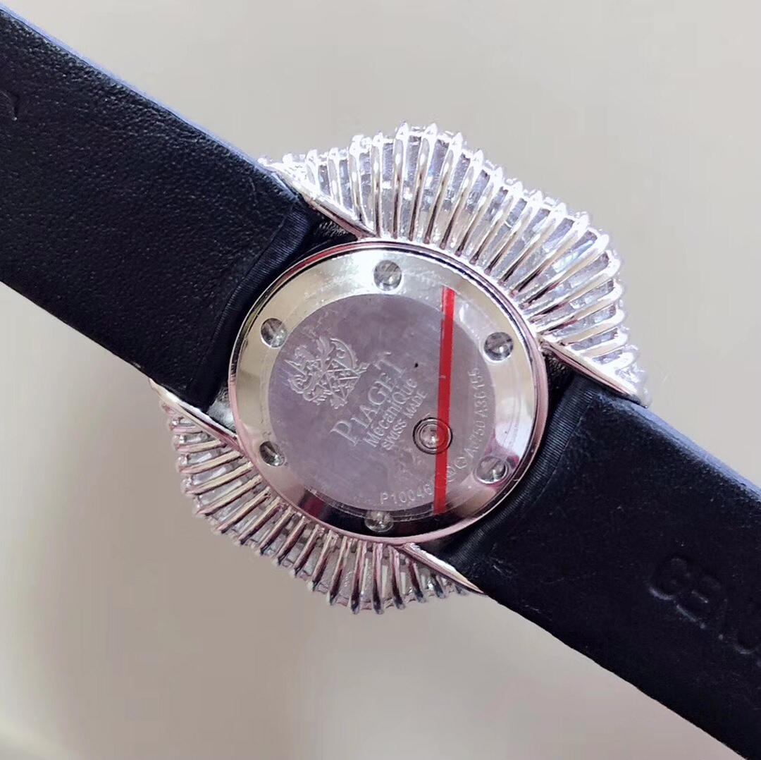 Piaget 最新颜色 PIAGET伯爵 Limelight非凡珍品腕表系列 表壳直径为33mm