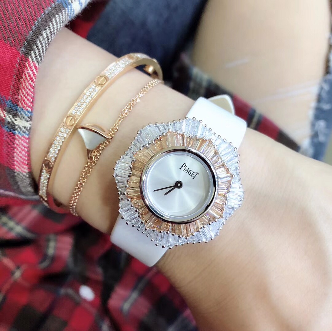 Piaget 最新颜色 PIAGET伯爵 Limelight非凡珍品腕表系列 表壳直径为33mm