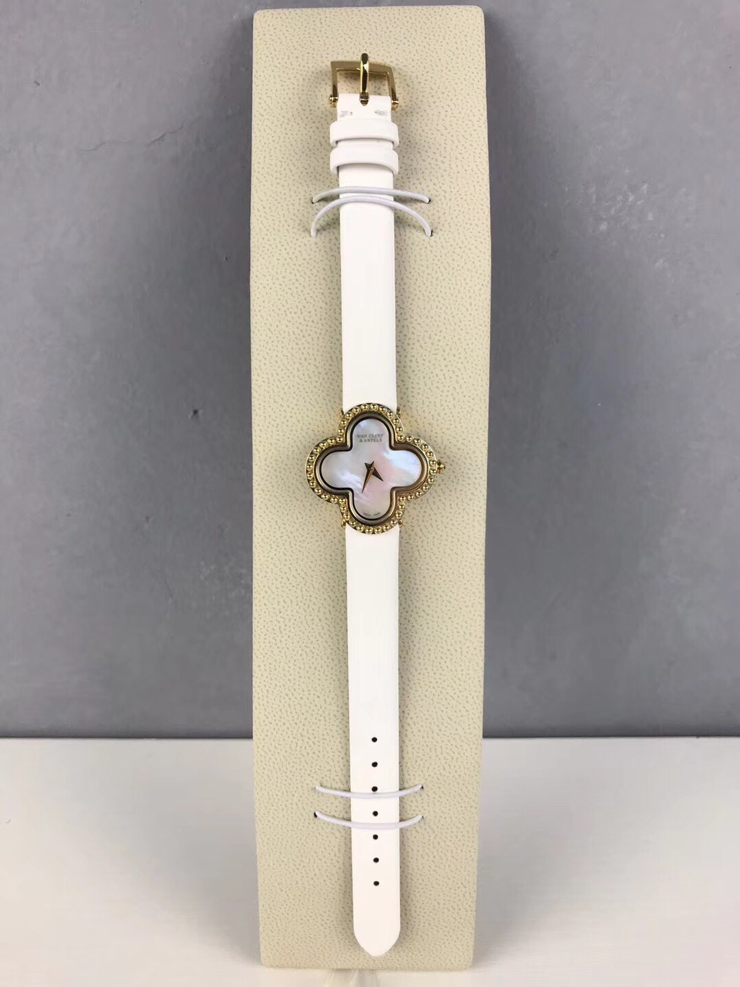 Van Cleef & Arpels 品牌：Van Cleef & Arpels · 梵克雅宝 ™