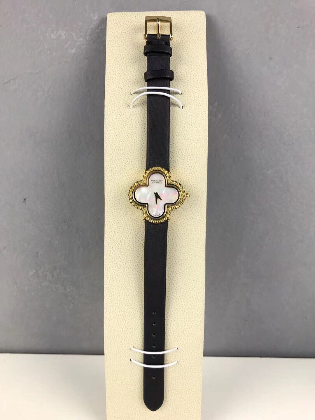 Van Cleef & Arpels 品牌：Van Cleef & Arpels · 梵克雅宝 ™