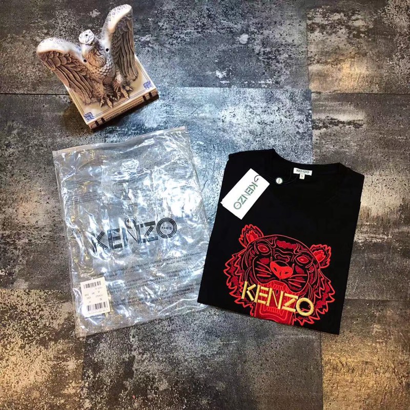 80！！Kenzo/高田贤三 黑红配色金线虎头Tee。