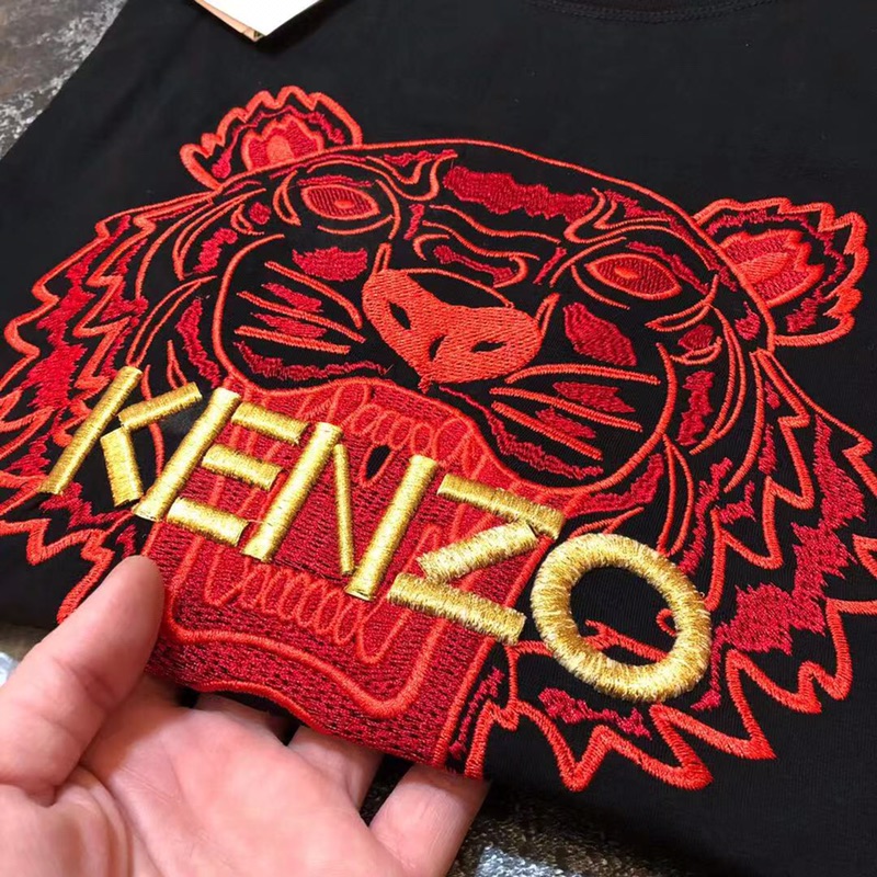 80！！Kenzo/高田贤三 黑红配色金线虎头Tee。
