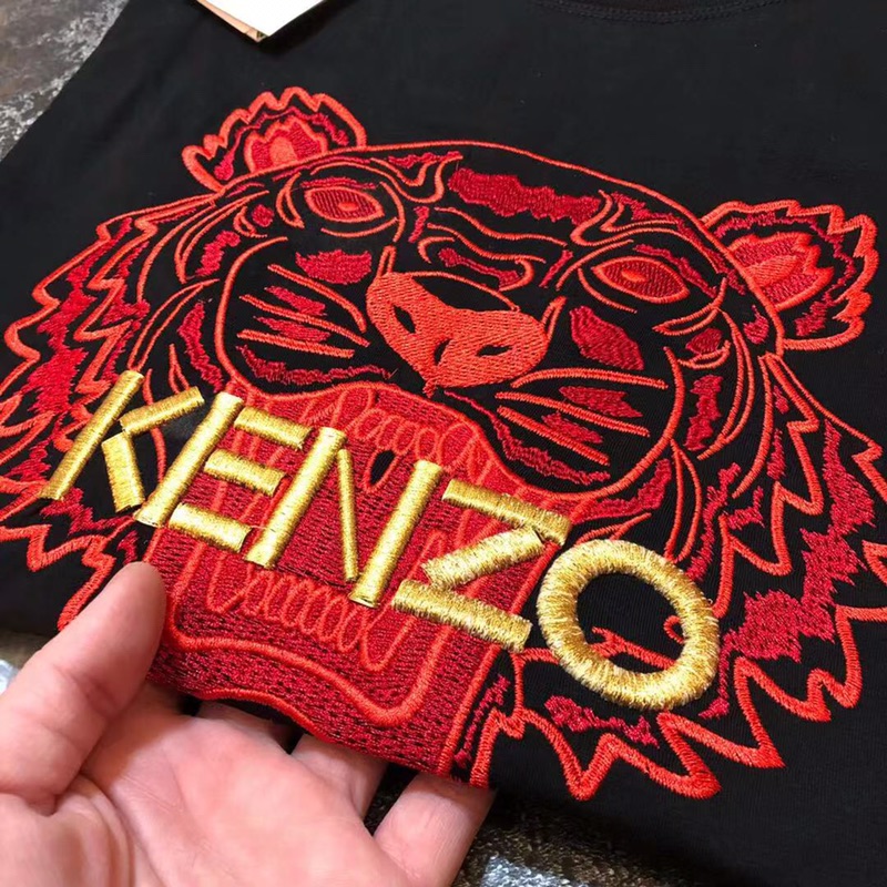 80！！Kenzo/高田贤三 黑红配色金线虎头Tee。