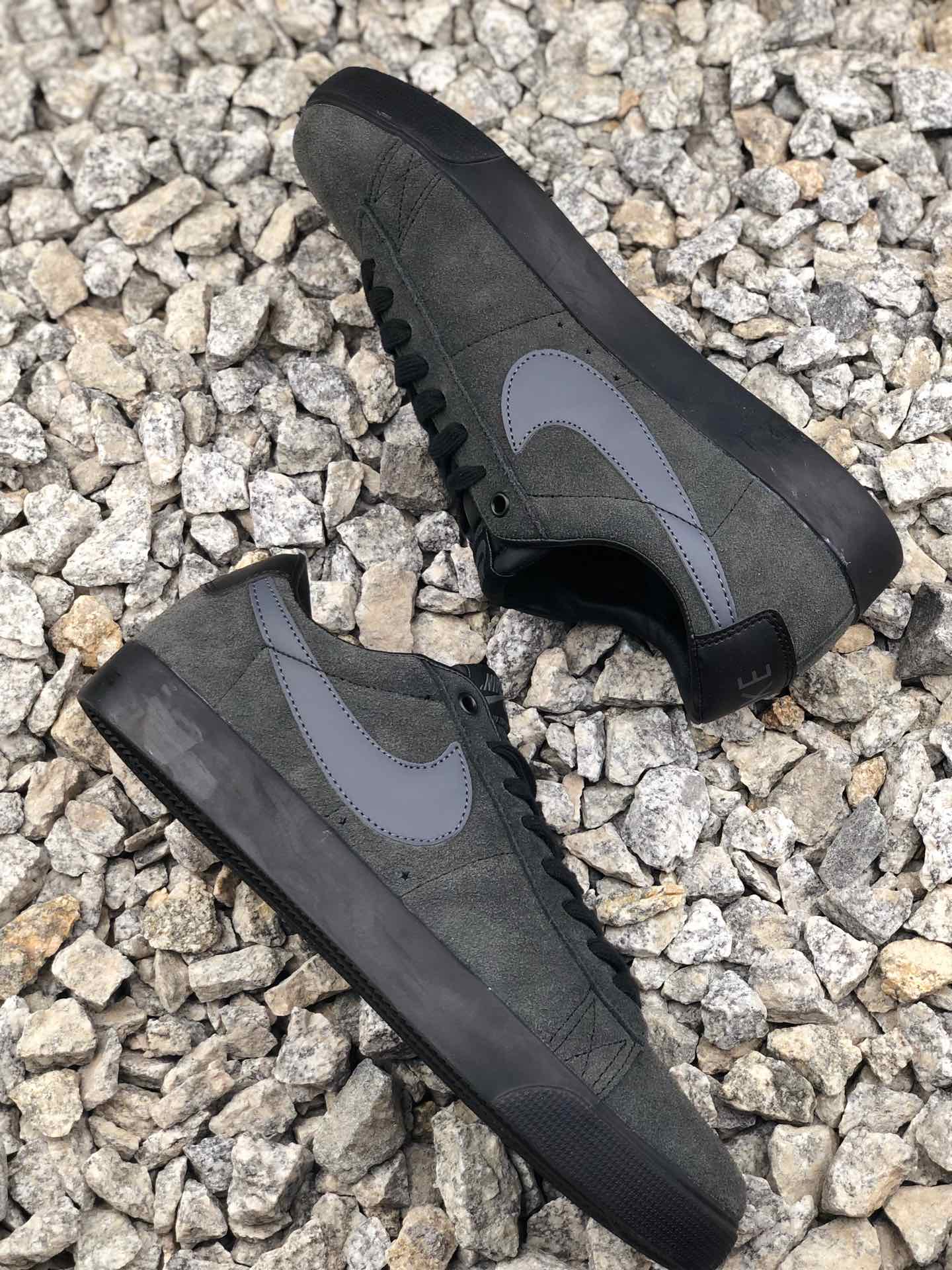 100  公司级！耐克 Nike SB Blazer Low GT 经典开拓者板鞋 进口台湾猪巴革制！<br />号码：35 36 36.5 37.5 38 38.5 39 40 40.5 41 42 42.5 43 44