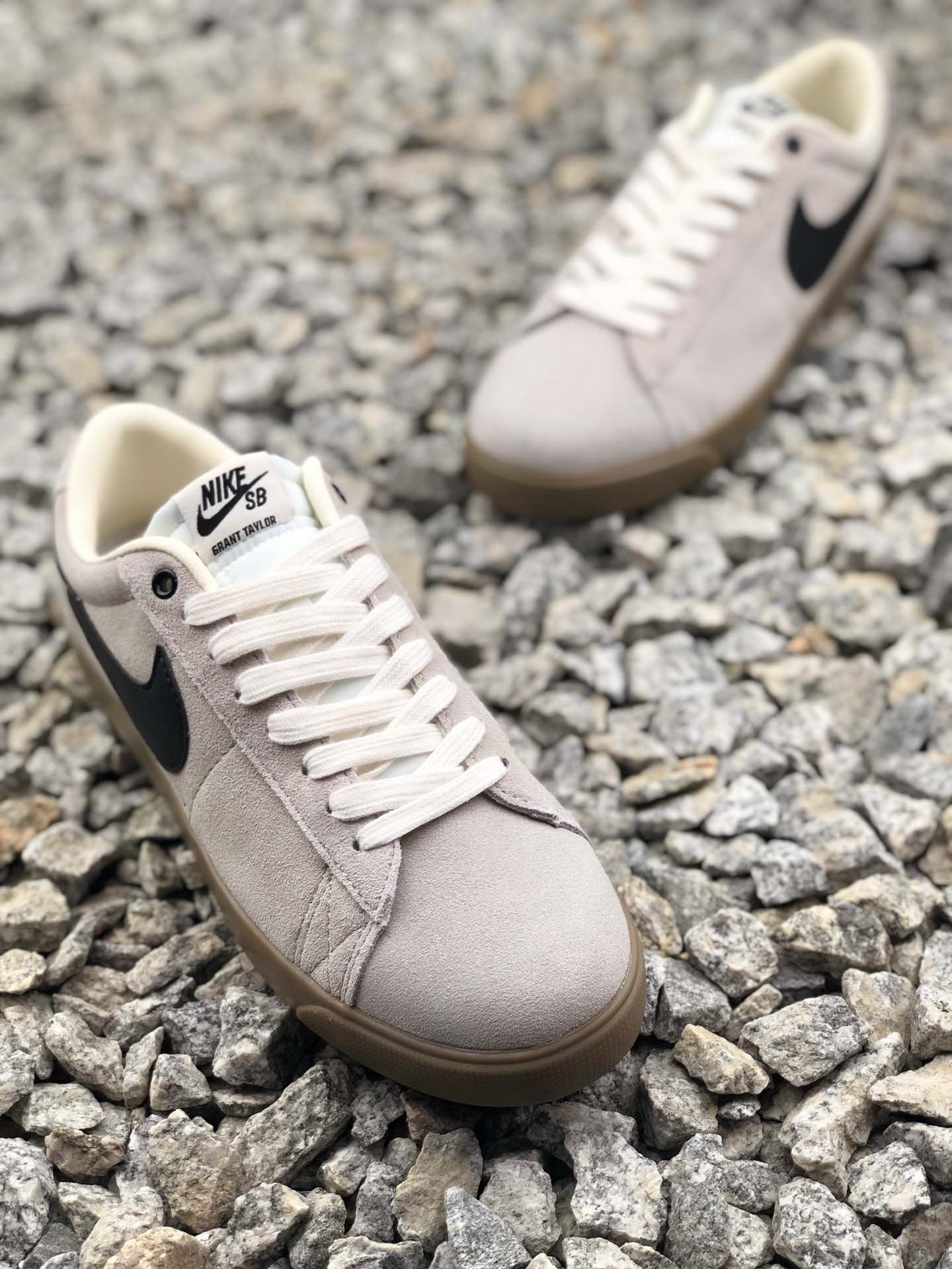 100  公司级！耐克 Nike SB Blazer Low GT 经典开拓者板鞋 进口台湾猪巴革制！<br />号码：35 36 36.5 37.5 38 38.5 39 40 40.5 41 42 42.5 43 44