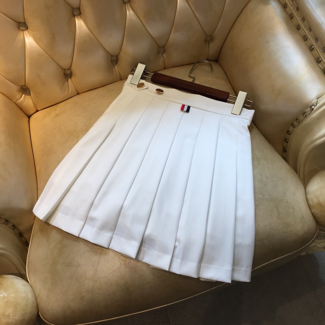 “High Quality Women’s Clothes with Packing Zips by Zipsy and Thom Browne’s New Spring Collection” - 图片 8