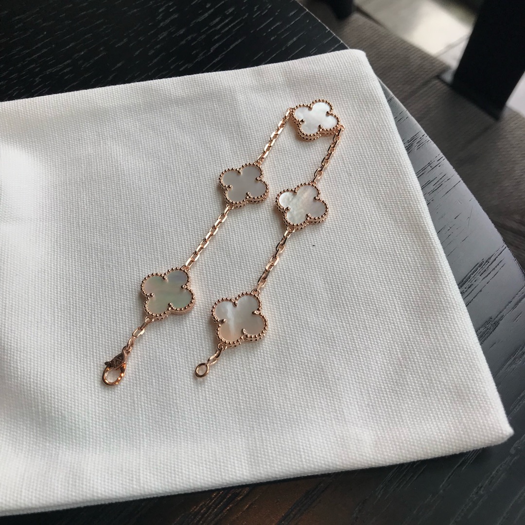 Van Cleef & Arpels 红玉髓/白母贝/黑玛瑙/孔雀石