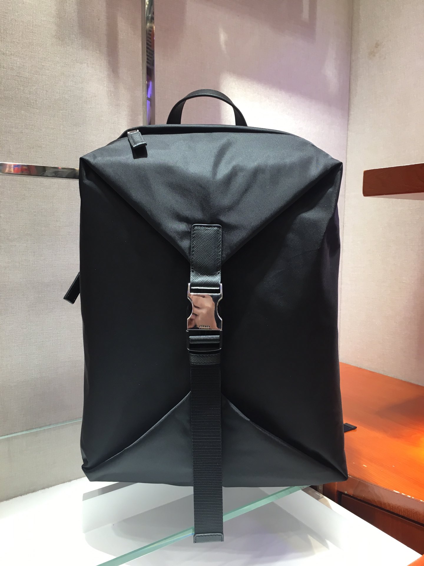 PRADA普拉达进口尼龙面料多功能双肩包2VZ028