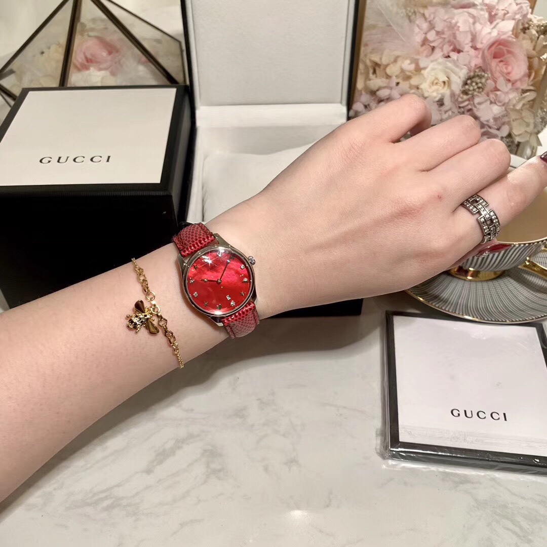Gucci 古驰-女士腕表 尺寸29mm ，采用精巧的蜜蜂 星星 和心形 造型，表壳以精钢材质打造、不拘一格的设计更臻完美