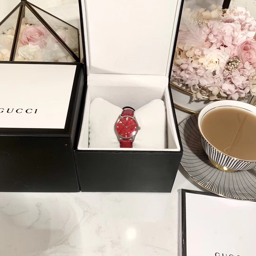 Gucci 古驰-女士腕表 尺寸29mm ，采用精巧的蜜蜂 星星 和心形 造型，表壳以精钢材质打造、不拘一格的设计更臻完美