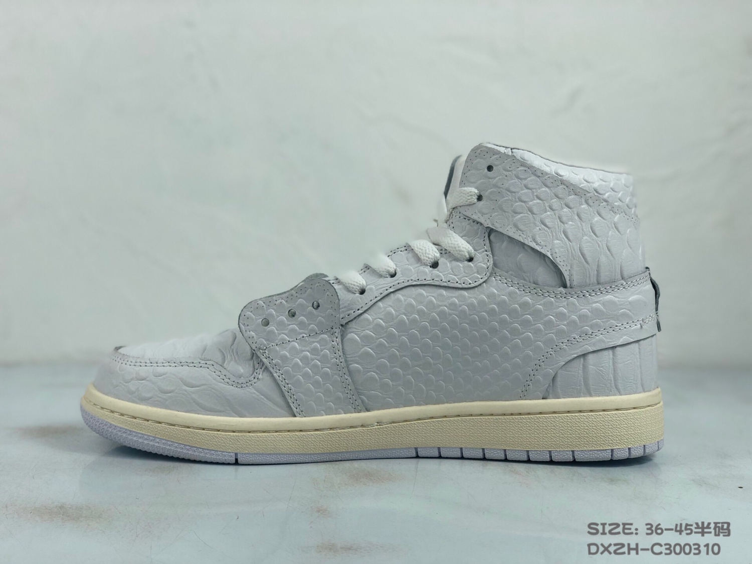 130<br />公司级 Nike Air Jordan 1 X OFF-White 联名款乔1 AJ1  ow顶级超软湿发小牛皮 超级性价比 跑量款 36 36.5 37.5 38 38.5 39 40 40.5 41 42 42.5 43 44 44.5 45 #DXZH-C300310