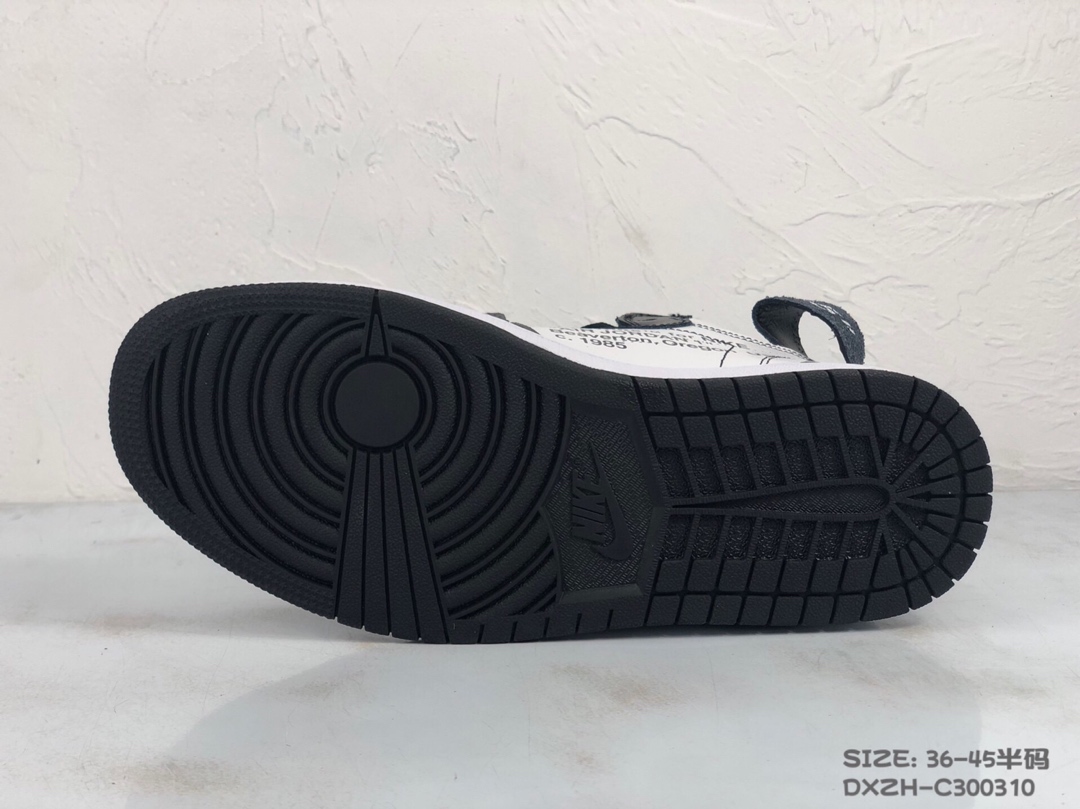 130<br />公司级 Nike Air Jordan 1 X OFF-White 联名款乔1 AJ1  ow顶级超软湿发小牛皮 超级性价比 跑量款 36 36.5 37.5 38 38.5 39 40 40.5 41 42 42.5 43 44 44.5 45 #DXZH-C300310