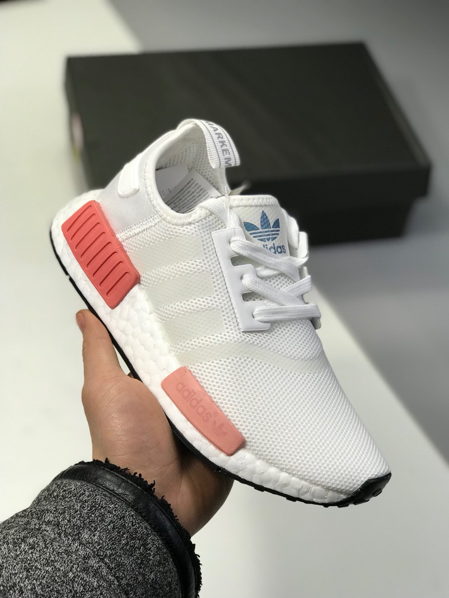 NMD R1  Primeknit Triple Black网面限定  高密度弹性针织 首发新配色 ??Size：36 36.5 37 38 38.5 39 40 40.5 41 42 42.5 43 44 45