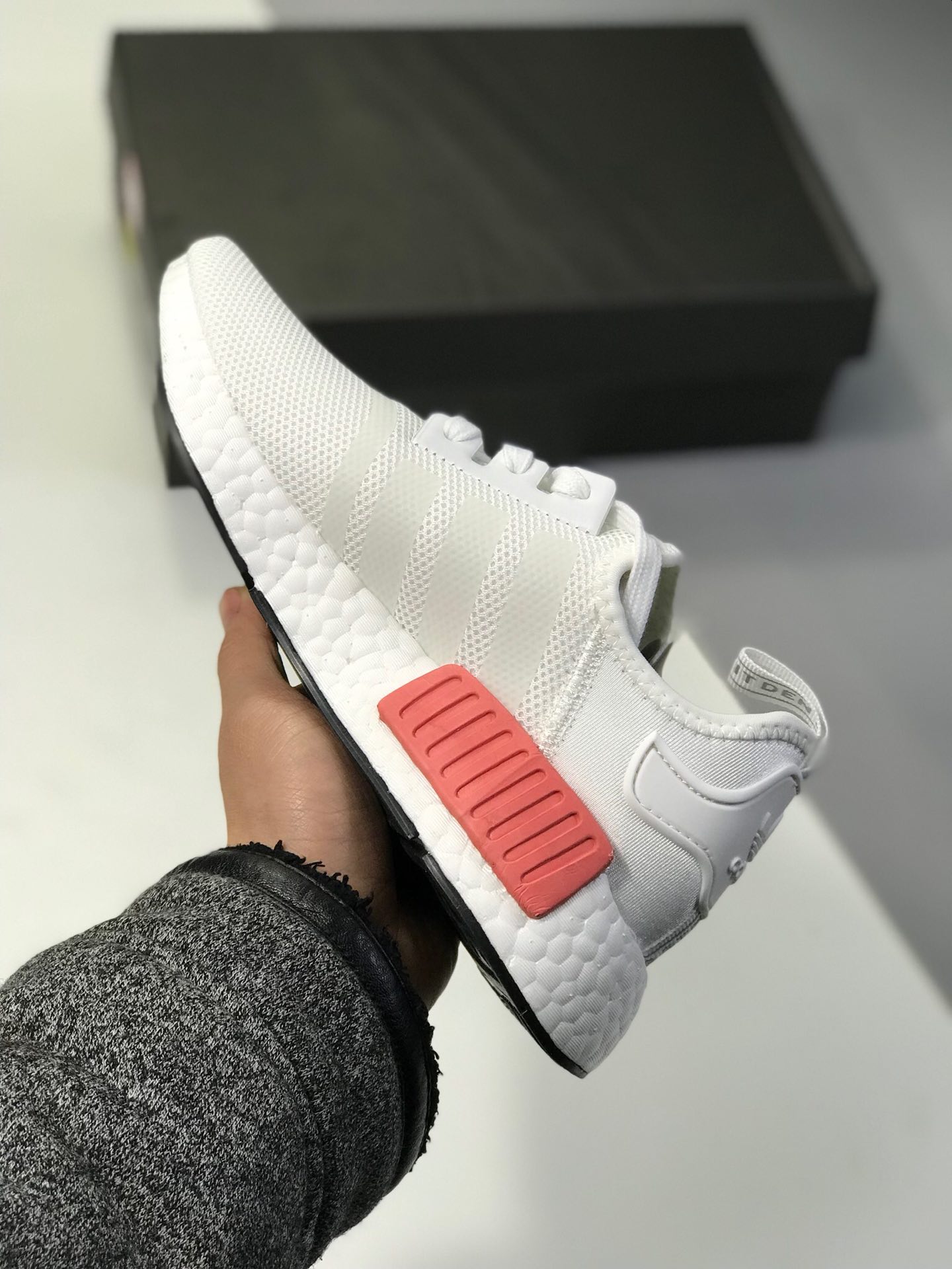 NMD R1  Primeknit Triple Black网面限定  高密度弹性针织 首发新配色 ??Size：36 36.5 37 38 38.5 39 40 40.5 41 42 42.5 43 44 45