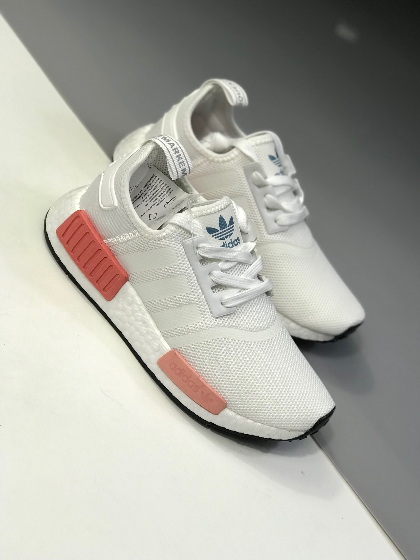 NMD R1  Primeknit Triple Black网面限定  高密度弹性针织 首发新配色 ??Size：36 36.5 37 38 38.5 39 40 40.5 41 42 42.5 43 44 45