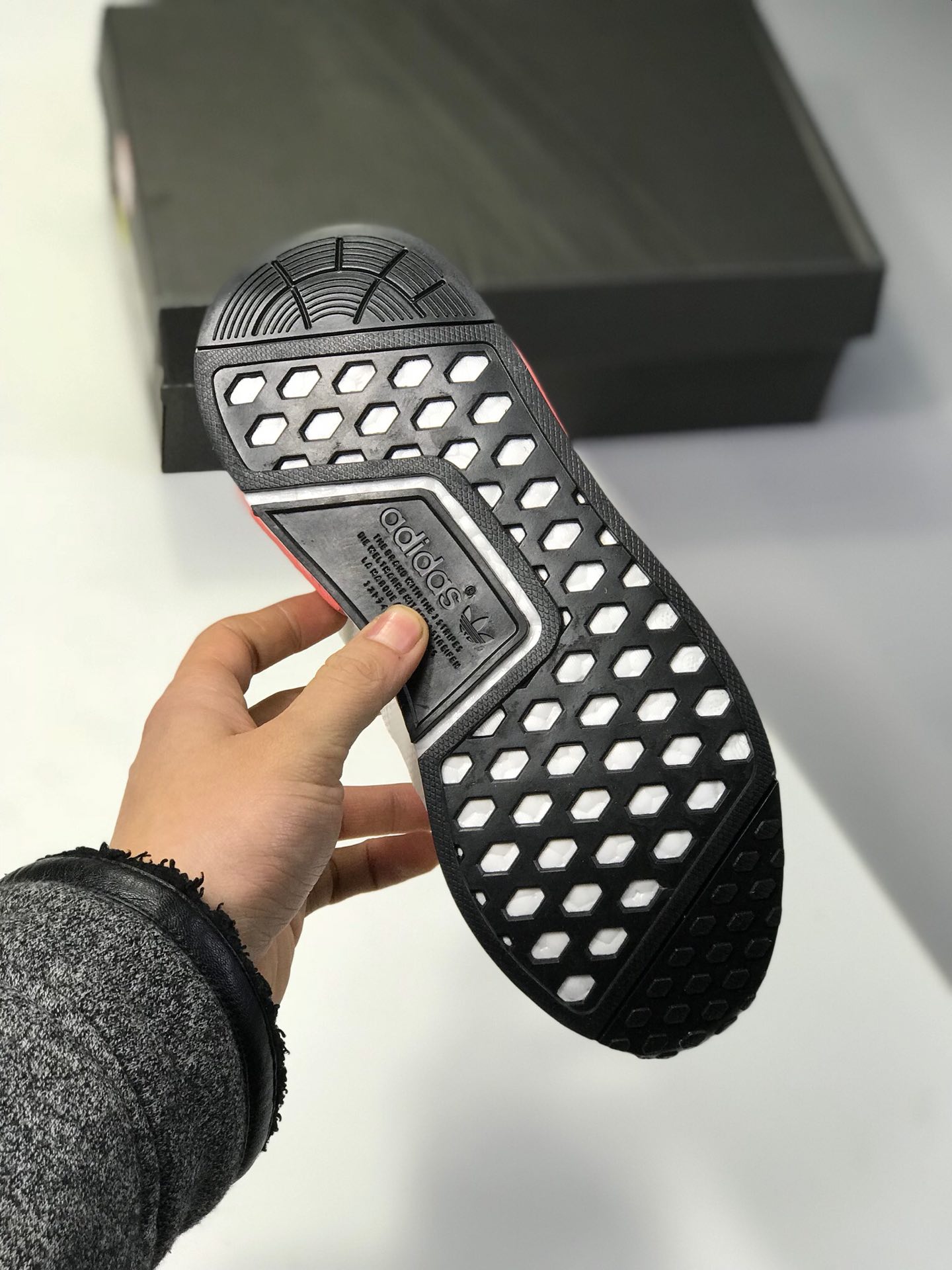 NMD R1  Primeknit Triple Black网面限定  高密度弹性针织 首发新配色 ??Size：36 36.5 37 38 38.5 39 40 40.5 41 42 42.5 43 44 45