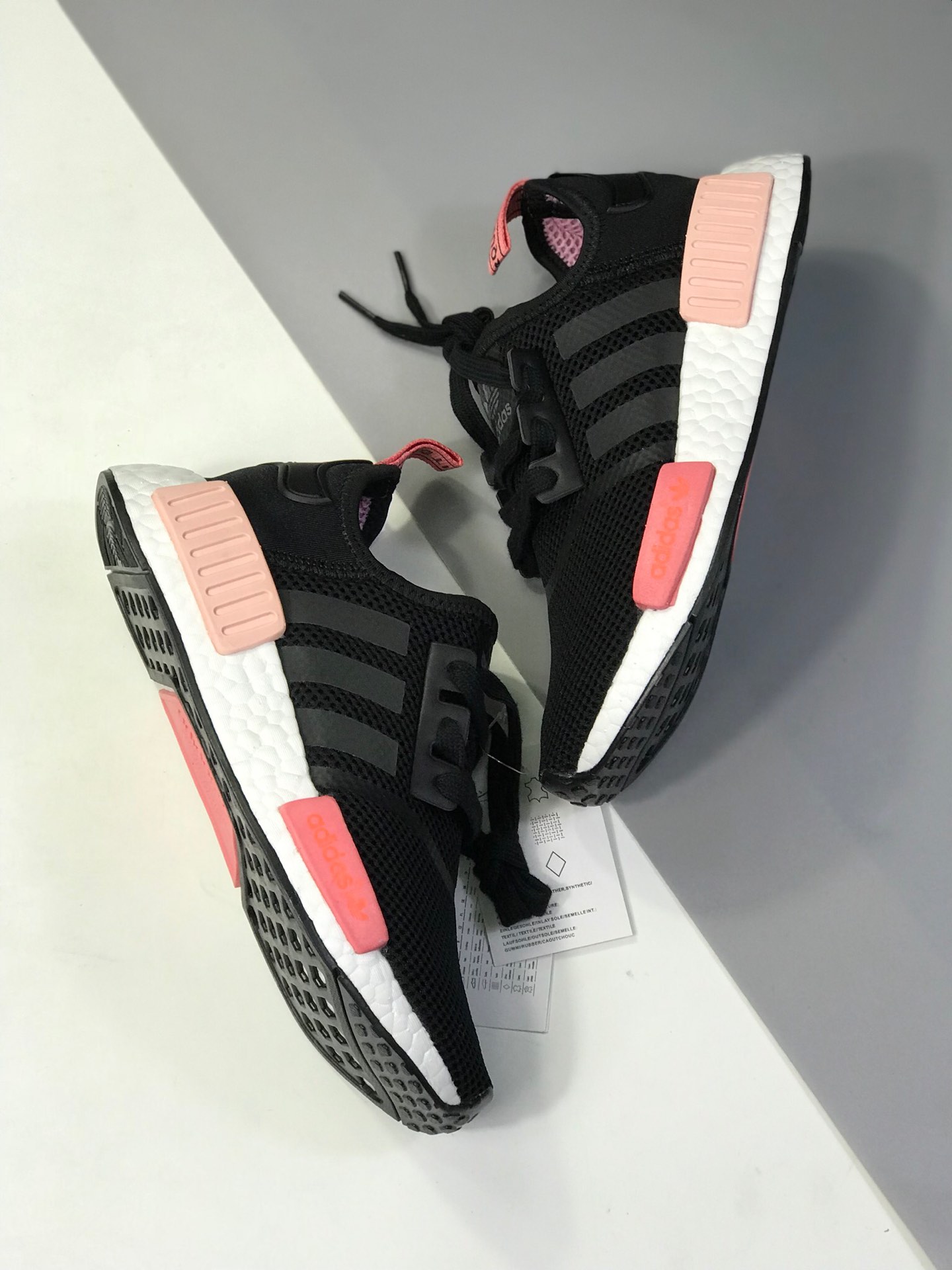 NMD R1  Primeknit Triple Black网面限定  高密度弹性针织 首发新配色 ??Size：36 36.5 37 38 38.5 39 40 40.5 41 42 42.5 43 44 45