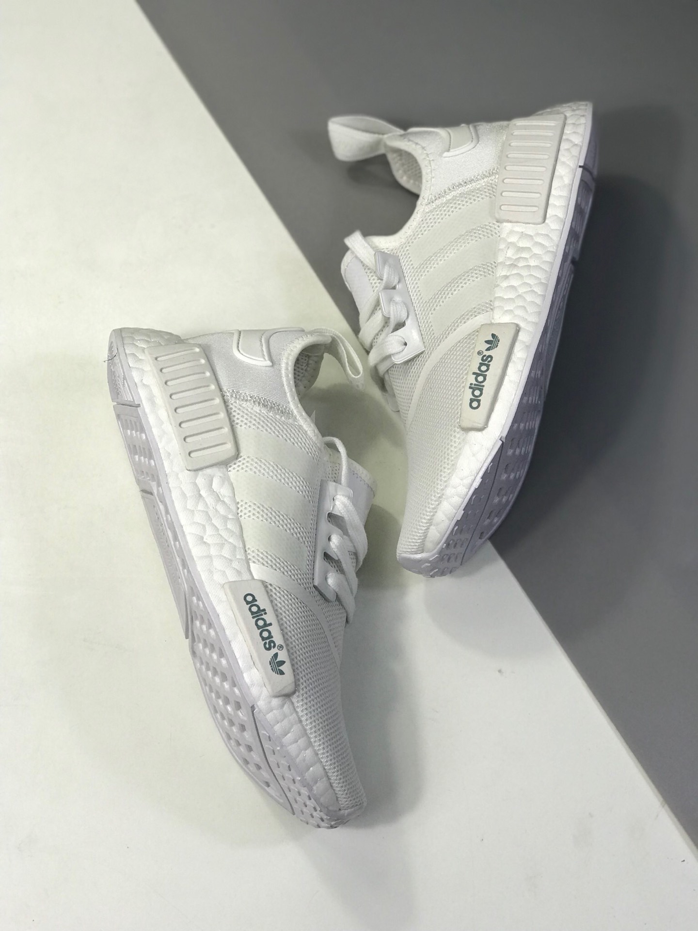 NMD R1  Primeknit Triple Black 网面限定   高密度弹性针织 首发新配色 Size：36 36.5 37 38 38.5 39 40 40.5 41 42 42.5 43 44 45