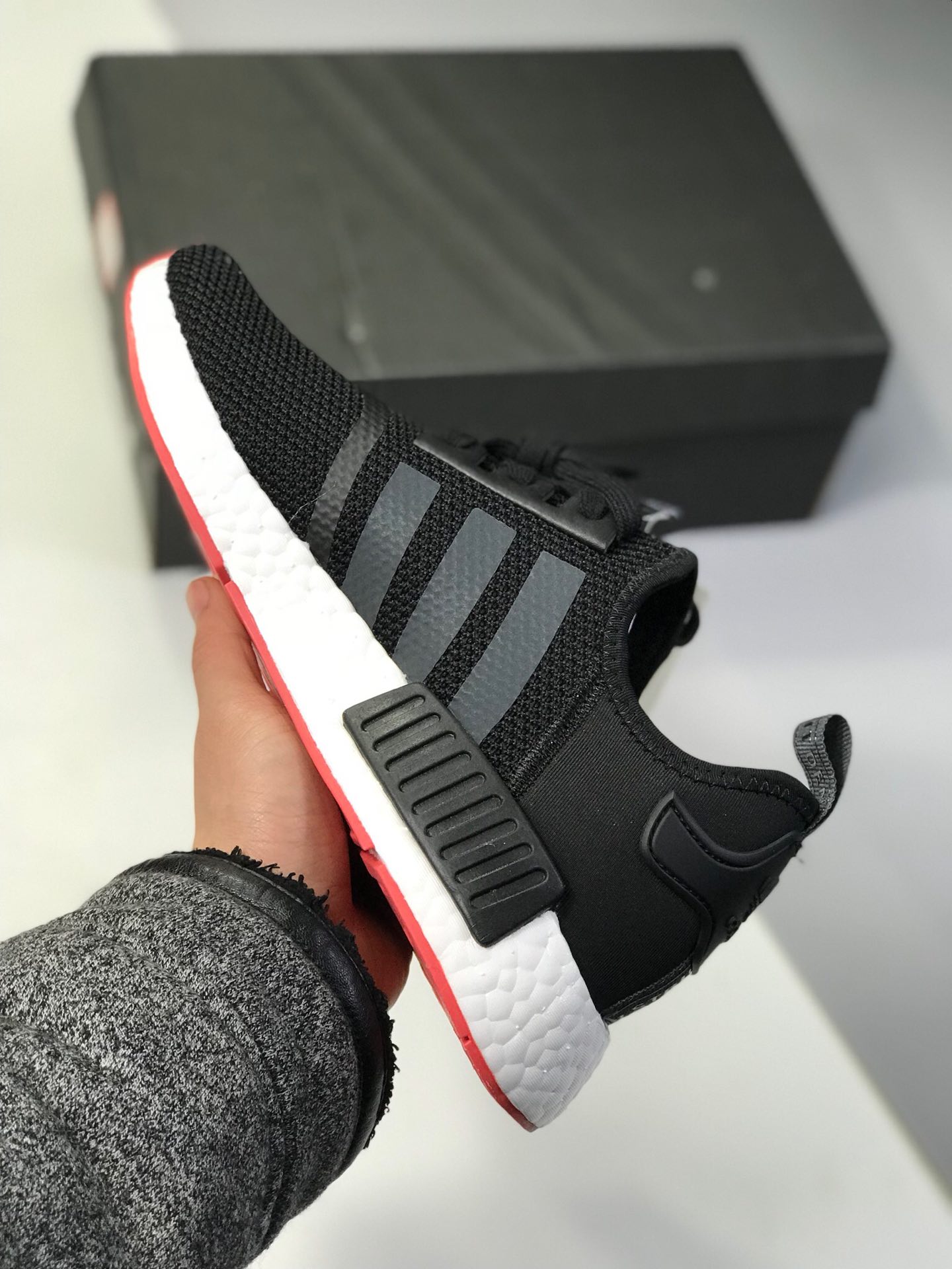 NMD R1  Primeknit Triple Black 网面限定  高密度弹性针织 首发新配色 ??Size：36 36.5 37 38 38.5 39 40 40.5 41 42 42.5 43 44 45