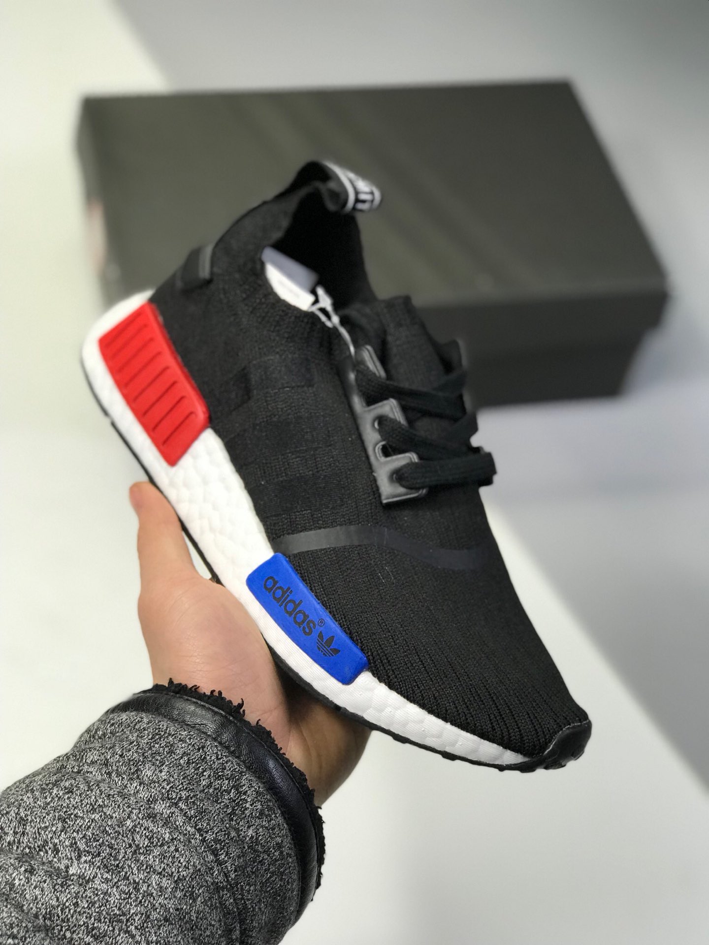 NMD R1  Primeknit Triple Black 网面限定  高密度弹性针织 首发新配色 Size：36 36.5 37 38 38.5 39 40 40.5 41 42 42.5 43 44 45