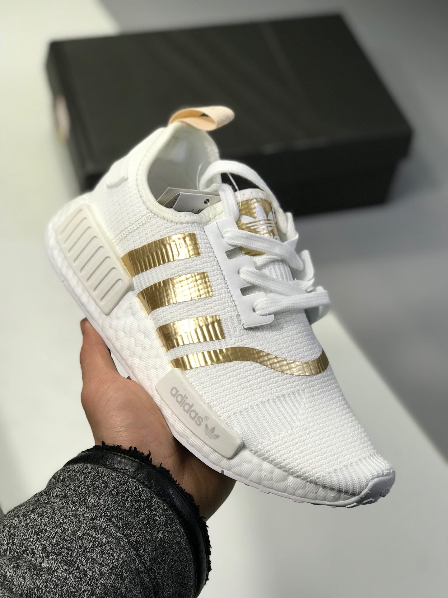 NMD R1  Primeknit Triple Black 网面限定  高密度弹性针织 首发新配色 Size：36 36.5 37 38 38.5 39 40 40.5 41 42 42.5 43 44 45