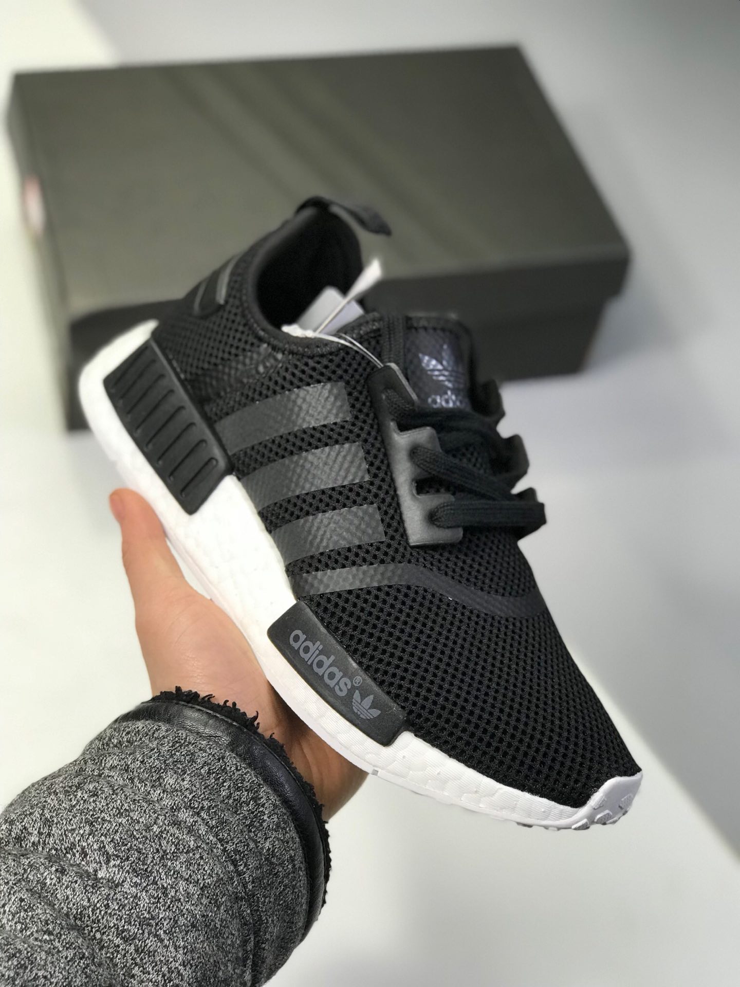 NMD R1  Primeknit Triple Black 网面限定  高密度弹性针织 首发新配色?Size：36 36.5 37 38 38.5 39 40 40.5 41 42 42.5 43 44 45