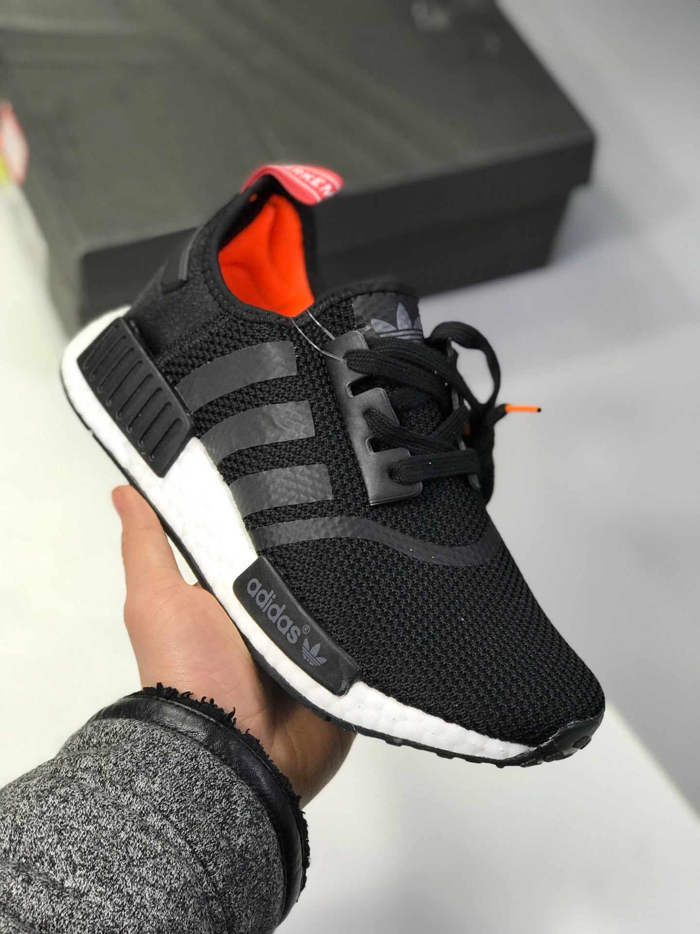 NMD R1  Primeknit Triple Black 网面限定  高密度弹性针织 首发新配色?Size：36 36.5 37 38 38.5 39 40 40.5 41 42 42.5 43 44 45