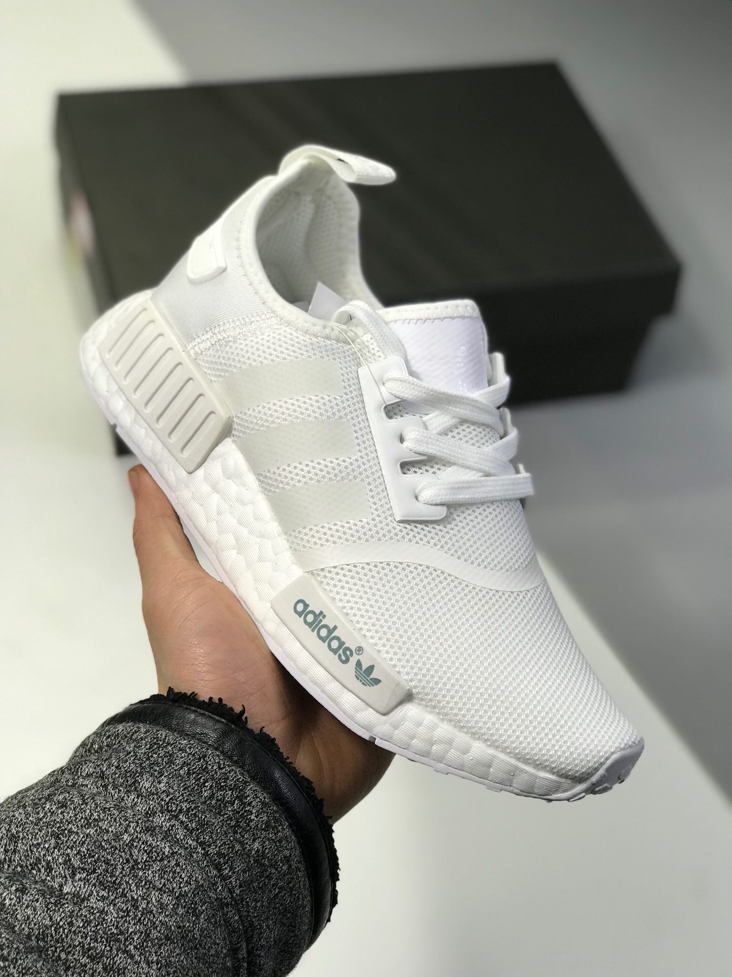 NMD R1  Primeknit Triple Black 网面限定  高密度弹性针织 首发新配色?Size：36 36.5 37 38 38.5 39 40 40.5 41 42 42.5 43 44 45