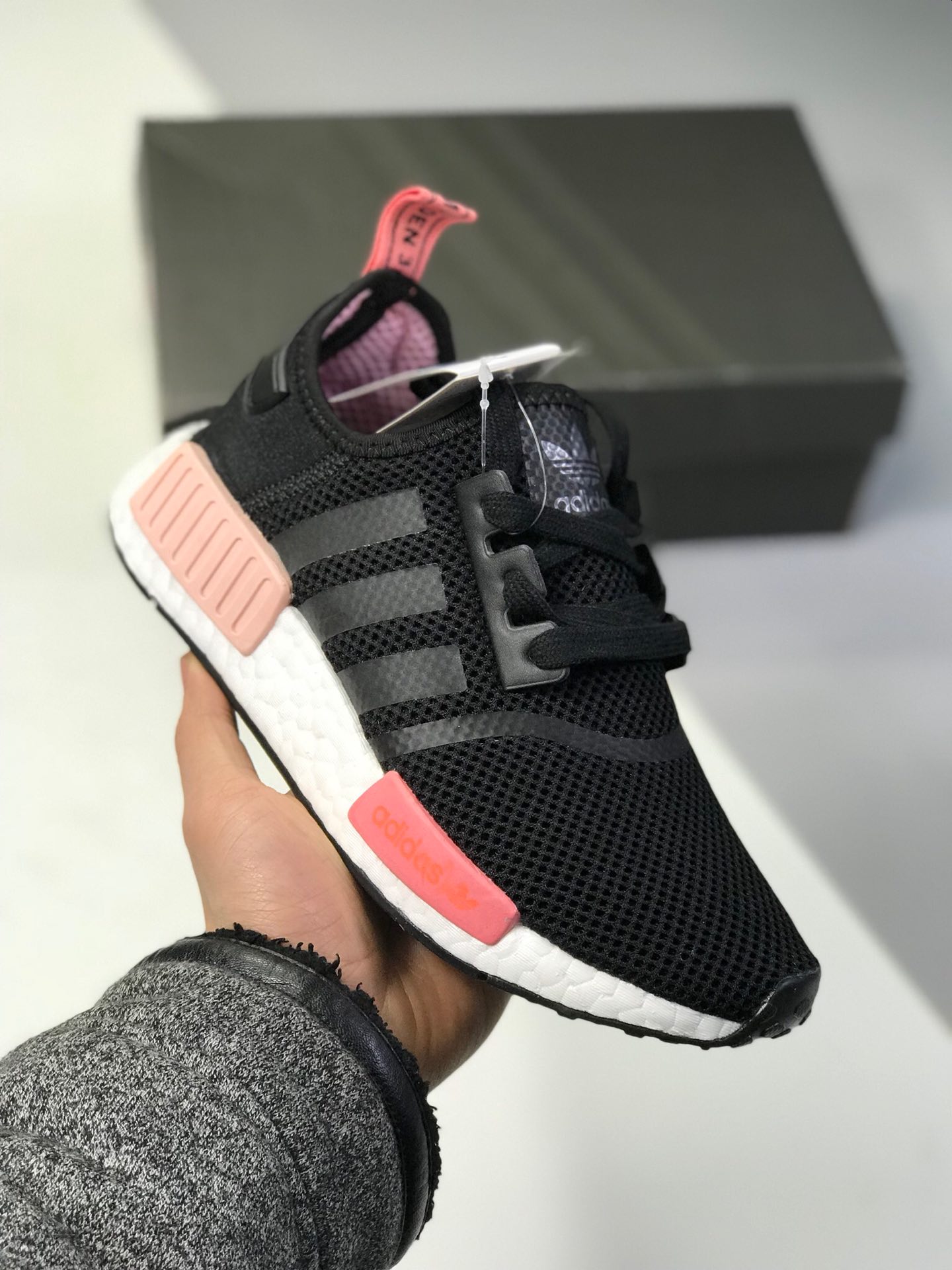NMD R1  Primeknit Triple Black 网面限定  高密度弹性针织 首发新配色?Size：36 36.5 37 38 38.5 39 40 40.5 41 42 42.5 43 44 45