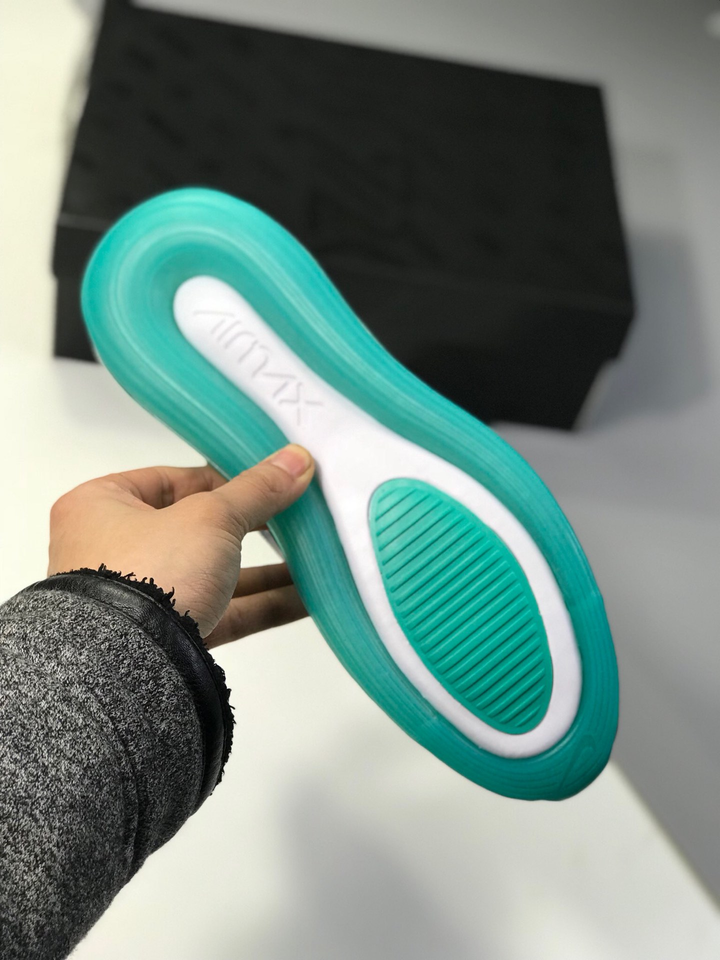 180纯原版 正确包装 耐克 Nike Air Max 720 天眼 气垫部分的全新升级  AO2924-400