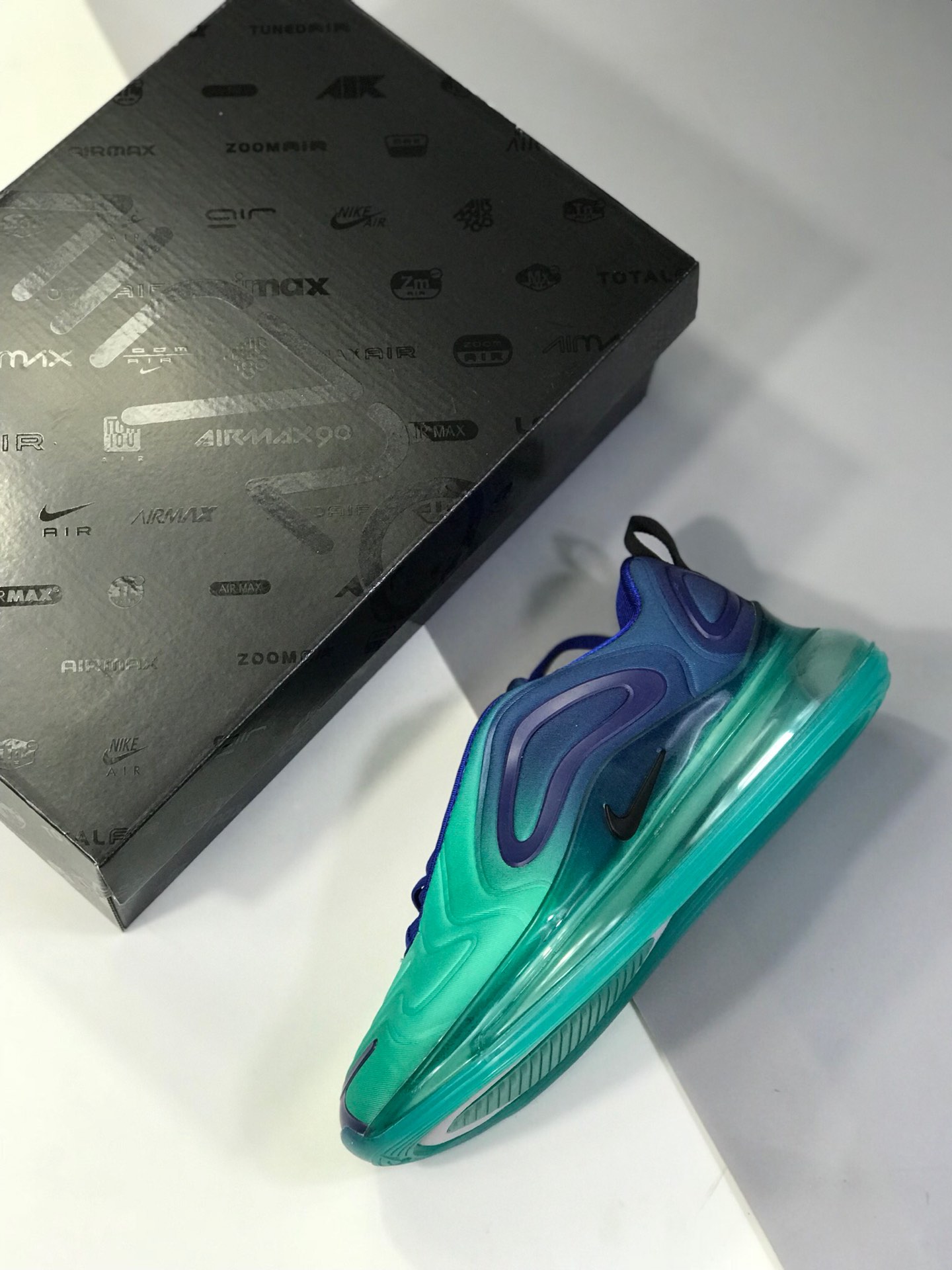 180纯原版 正确包装 耐克 Nike Air Max 720 天眼 气垫部分的全新升级  AO2924-400