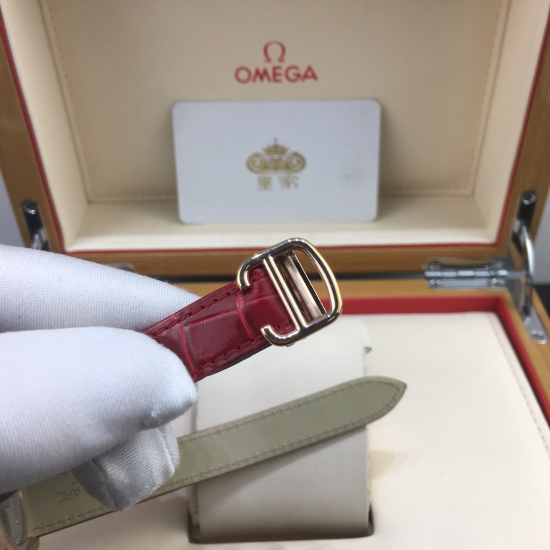 Cartier 皇家 卡地亚钥匙女款腕表