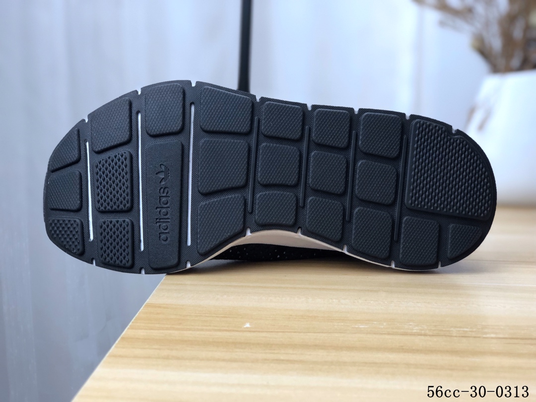 Adidas Swift Run PK 编织飞线 防滑耐磨 休闲运动跑步鞋！56cc-30-0313