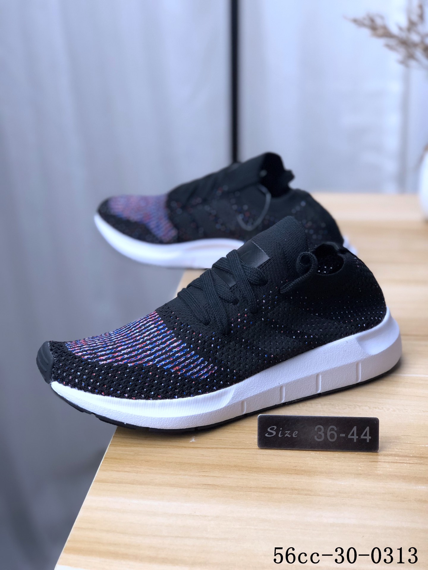 Adidas Swift Run PK 编织飞线 防滑耐磨 休闲运动跑步鞋！56cc-30-0313