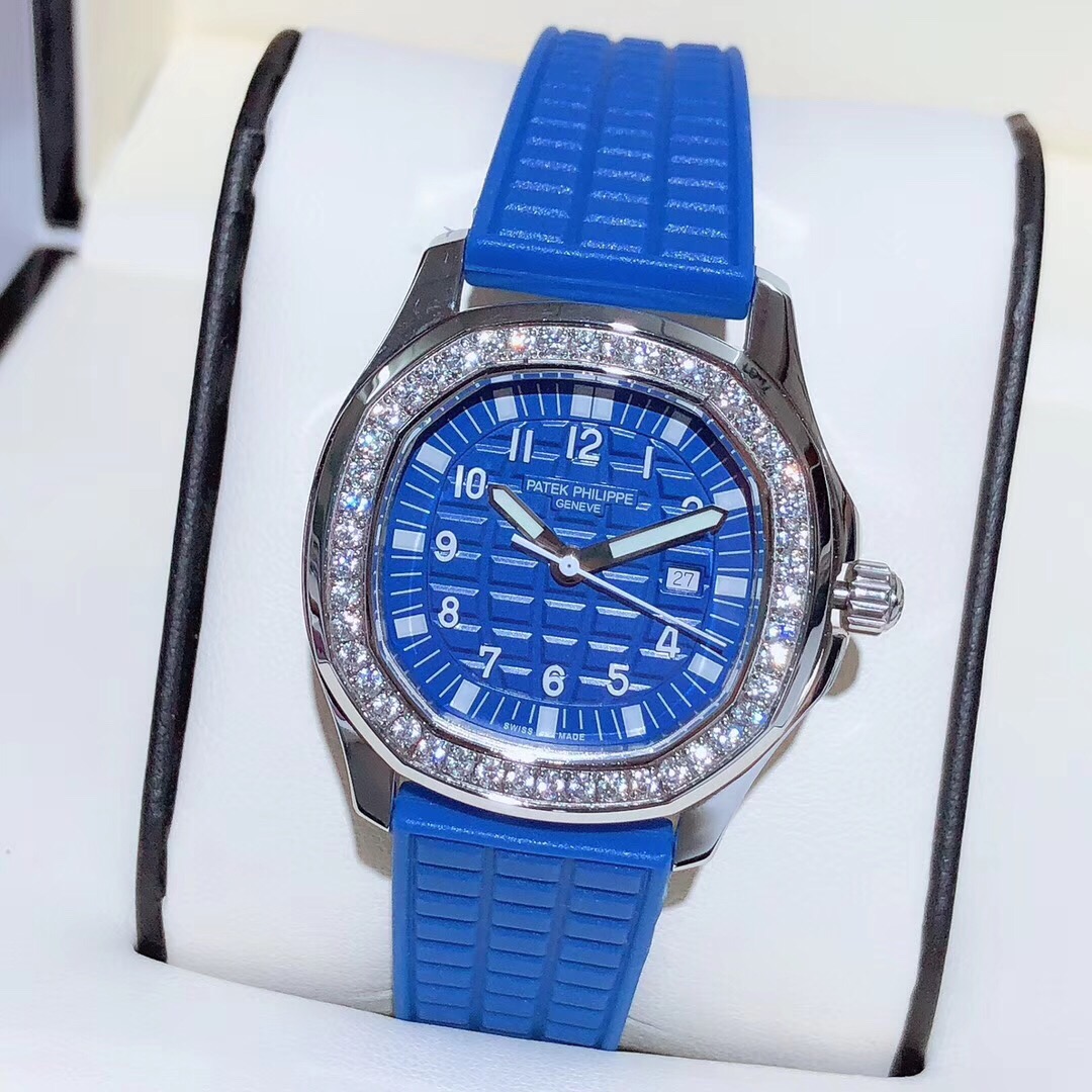 Patek Philippe 百达翡丽-PATEK PHlLlPPE 女表腕 AQUANAUT-5067A系列 既高端又奢华、浮雕表盘、斯华洛水晶镶嵌46颗、蓝宝石水晶玻璃 、带夜光效果、表径：35