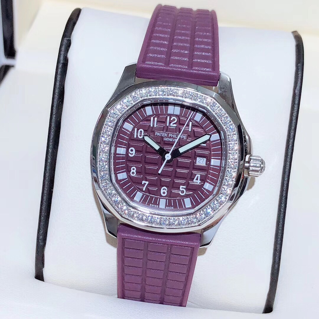 Patek Philippe 百达翡丽-PATEK PHlLlPPE 女表腕 AQUANAUT-5067A系列 既高端又奢华、浮雕表盘、斯华洛水晶镶嵌46颗、蓝宝石水晶玻璃 、带夜光效果、表径：35