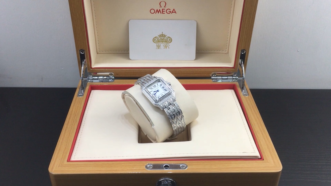 Cartier 皇家 卡地亚山度士系列满钻女款腕表视频欣赏