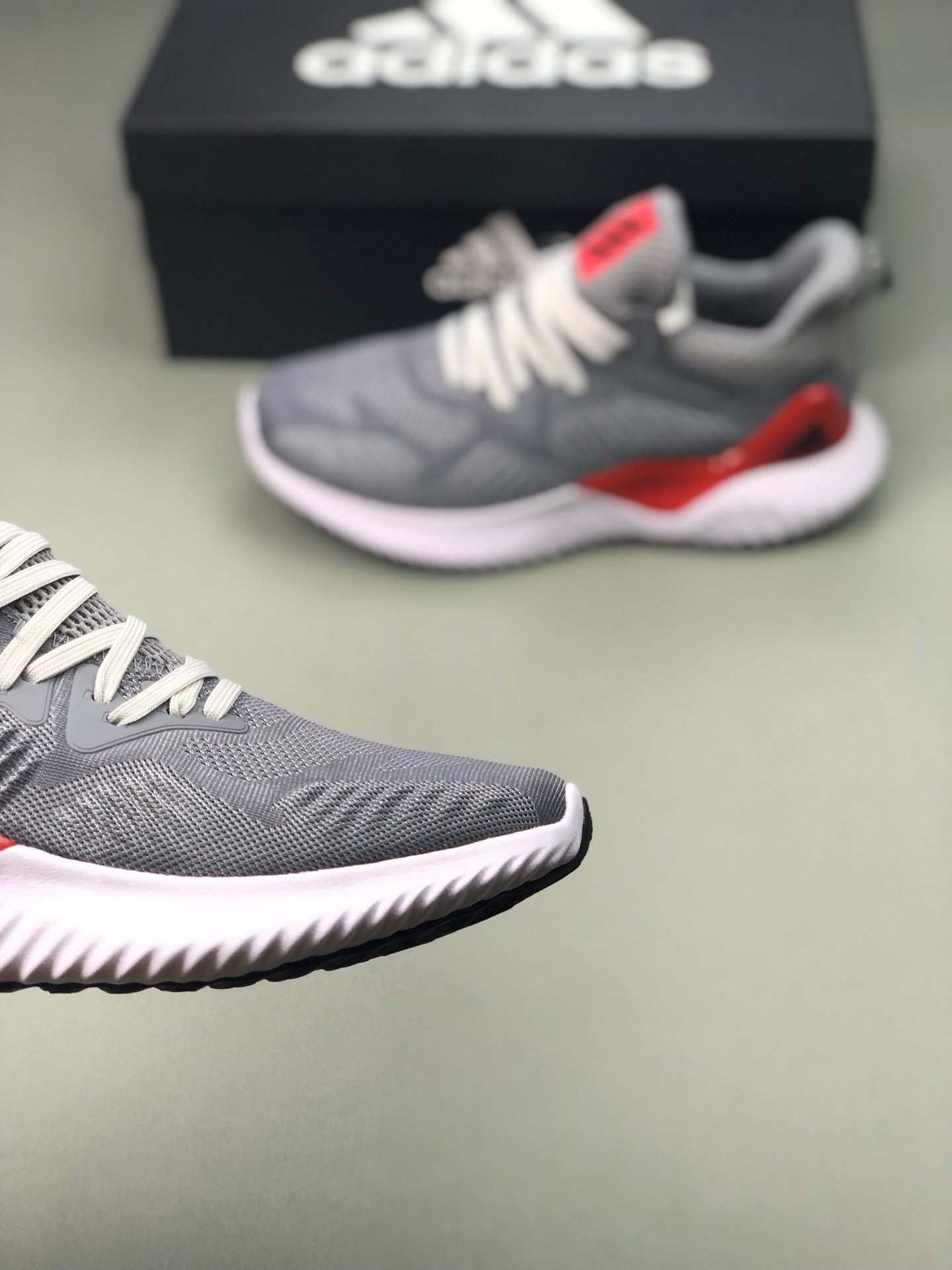 Adidas Alphabounce Beyond m高弹马牌鲨鱼鳃纹大底慢跑鞋  尺码：36 36? 37? 38 38? 39? 40 40? 41? 42 42? 43? 44 45?  #WX0313