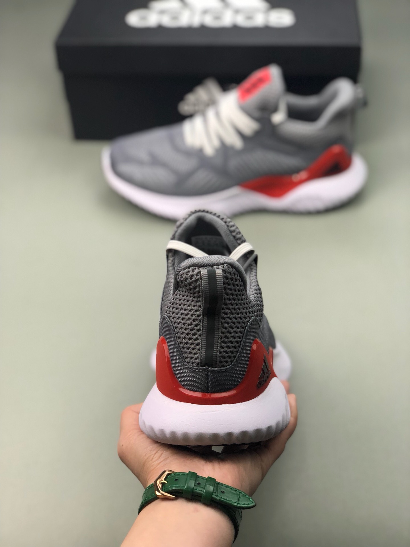 Adidas Alphabounce Beyond m高弹马牌鲨鱼鳃纹大底慢跑鞋  尺码：36 36? 37? 38 38? 39? 40 40? 41? 42 42? 43? 44 45?  #WX0313