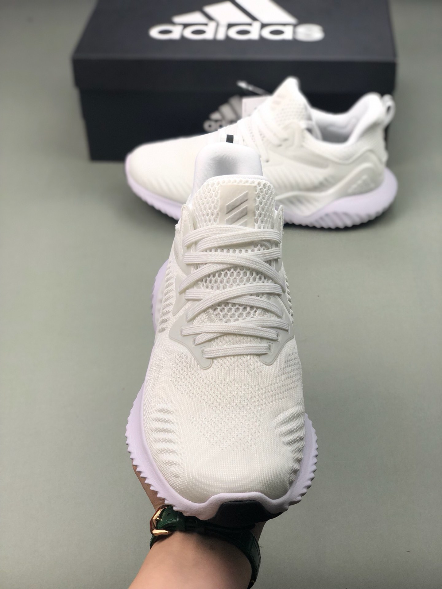 Adidas Alphabounce Beyond m高弹马牌鲨鱼鳃纹大底慢跑鞋  尺码：36 36? 37? 38 38? 39? 40 40? 41? 42 42? 43? 44 45?  #WX0313