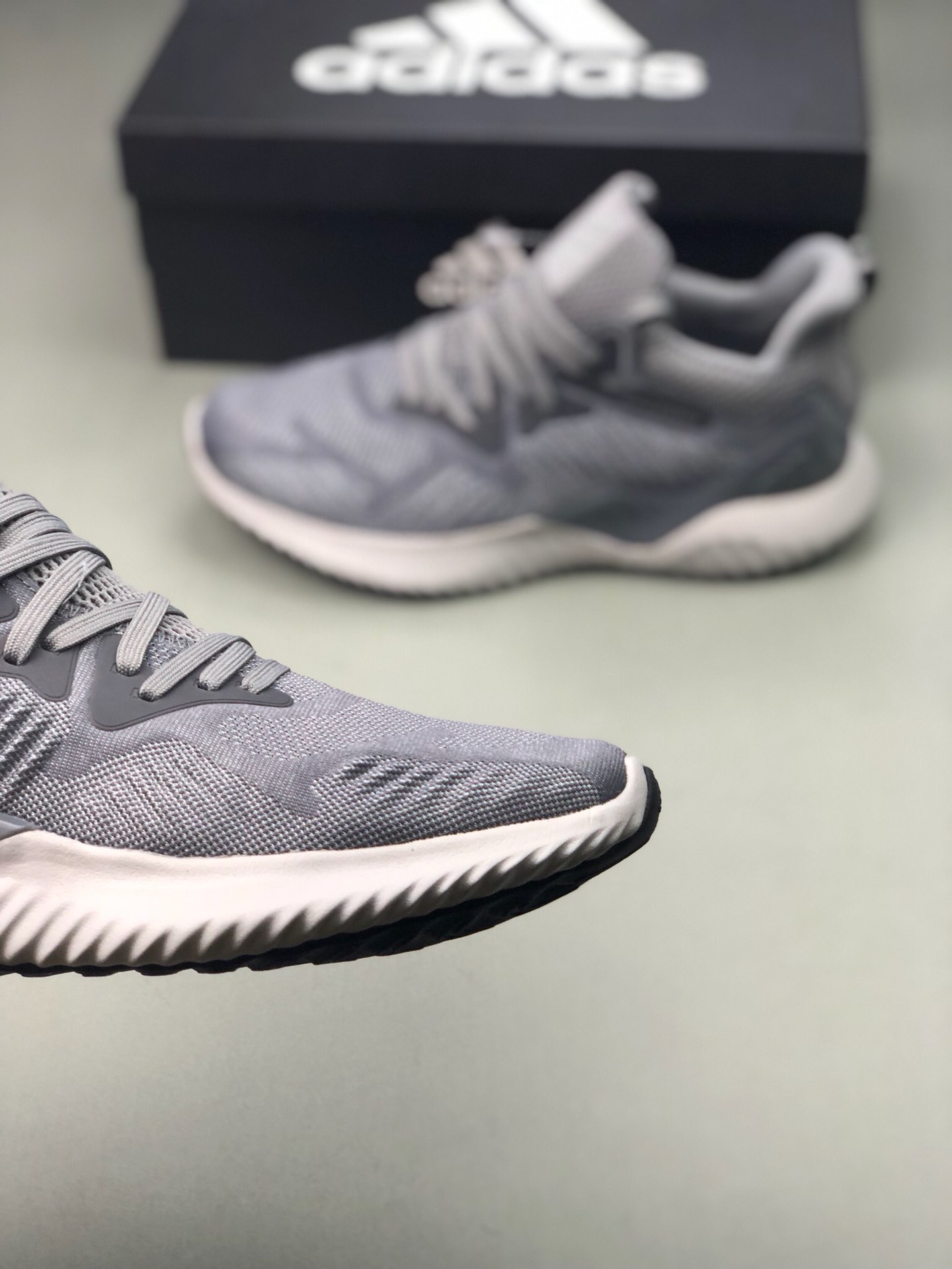 Adidas Alphabounce Beyond m高弹马牌鲨鱼鳃纹大底慢跑鞋  尺码：40 40? 41? 42 42? 43? 44 45?