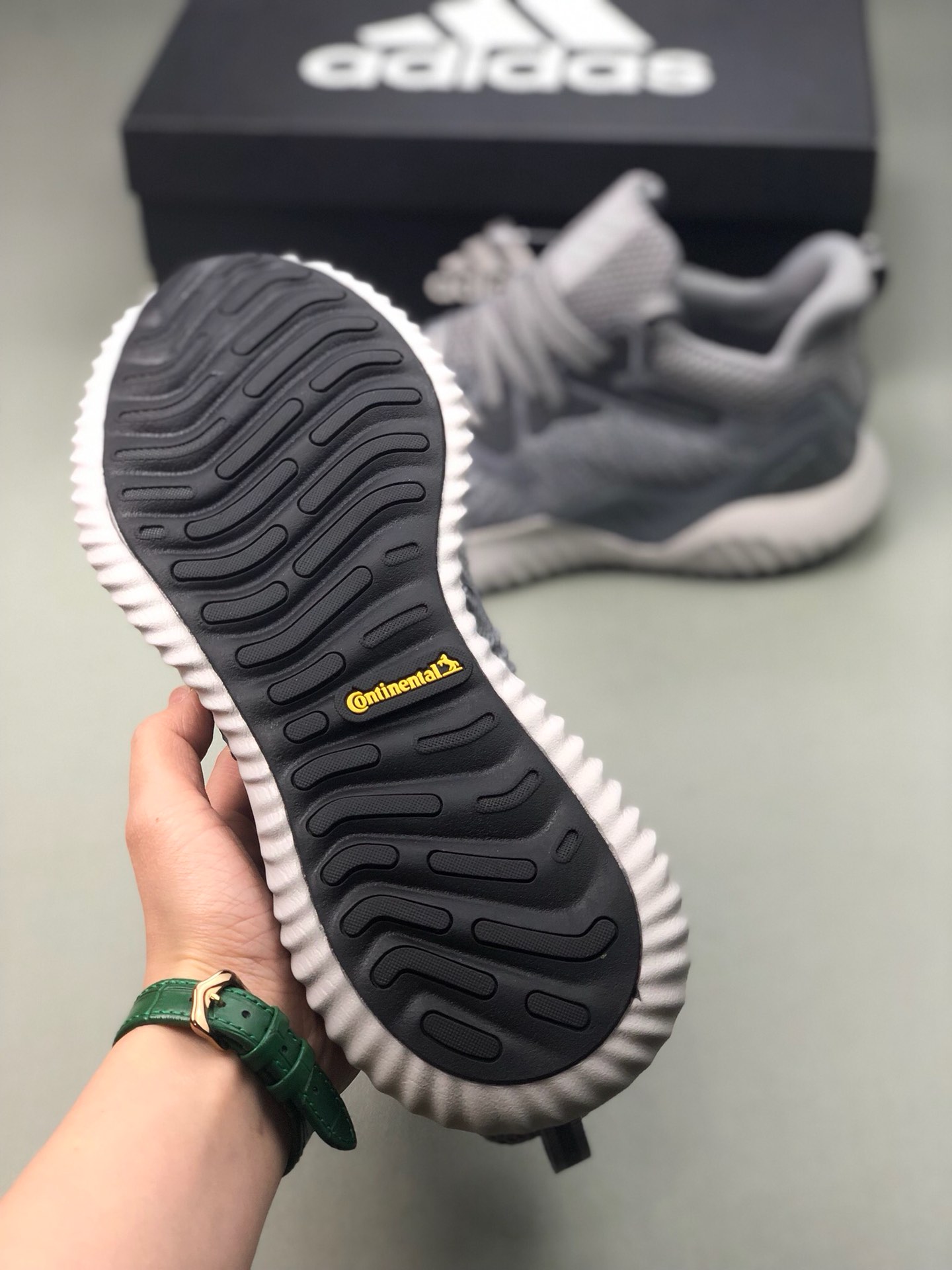 Adidas Alphabounce Beyond m高弹马牌鲨鱼鳃纹大底慢跑鞋  尺码：40 40? 41? 42 42? 43? 44 45?