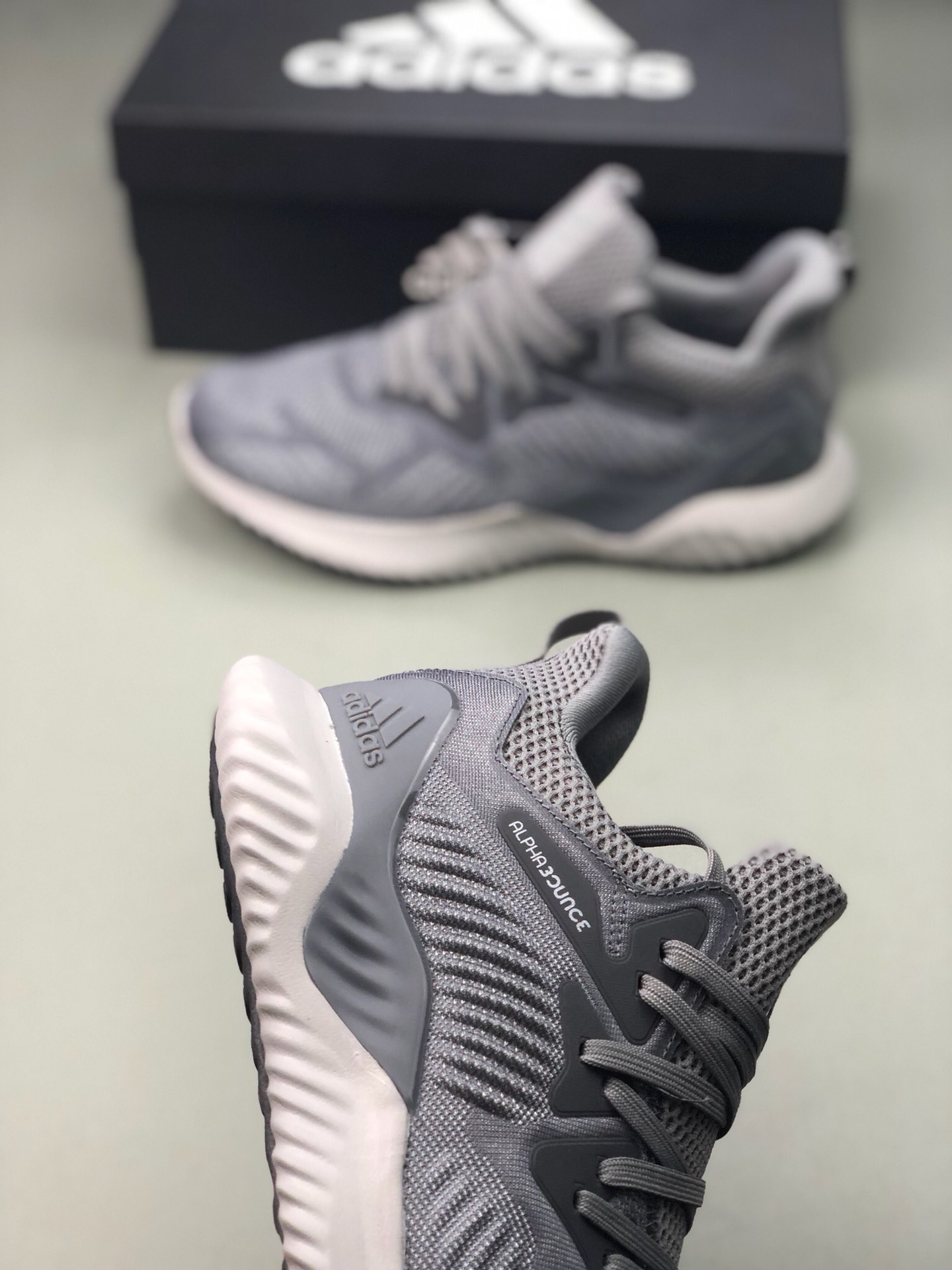Adidas Alphabounce Beyond m高弹马牌鲨鱼鳃纹大底慢跑鞋  尺码：40 40? 41? 42 42? 43? 44 45?