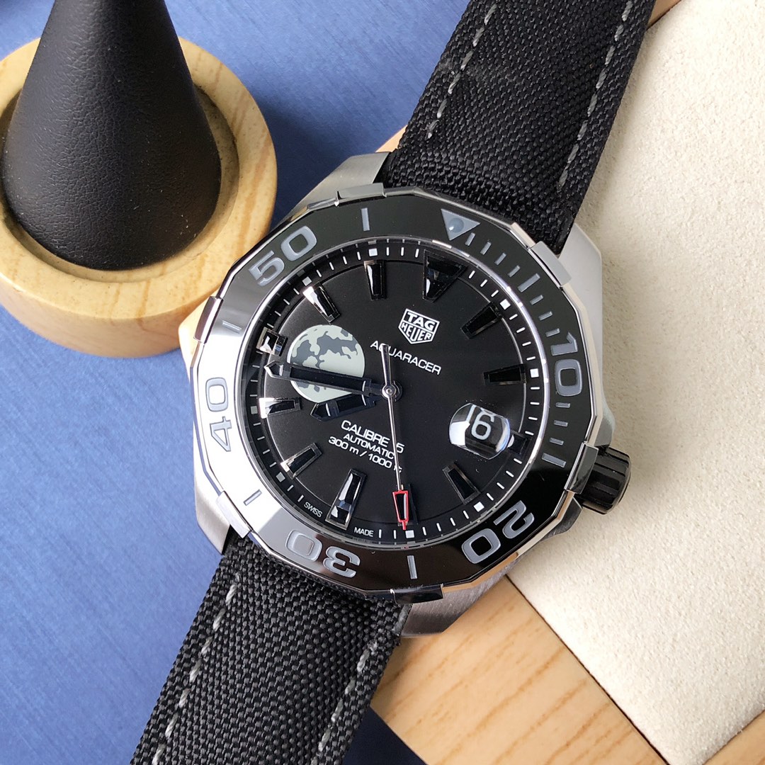NO:727542,Counter inspection code can be customized. Batch: original box: 50. Official designated form of China's lunar exploration project!  Tagheuer, TAG Heuer Aquaracer series special edition mechanical watch, counter 20,000+. ~43mm diameter, sapphire mirror, original Swiss movement, supports disassembly and inspection, original egg stone surface decorated with moon pattern, case back engraved with lunar rover pattern, the key is that the strap also corresponds to the model!  Market currency is beyond reach!  One watch and one code with hangtag, synchronized at the counter!  Brand new set.,,tag heue19860909可以订做专柜查验码 批:原盒:50 中国探月工程官方指定表！Tagheuer,泰格豪雅竞潜系列特别版机械表,专柜2万+. ~43mm表径,蓝宝石镜面,原装瑞士机芯,支持拆机验货,原装蛋石面饰有月球图案,表背镌刻有月球车图案,关键在于表带也对应型号！市场通货望尘莫及！一表一码配吊牌,专柜同步！全新全套出.,,tag heue,Watch