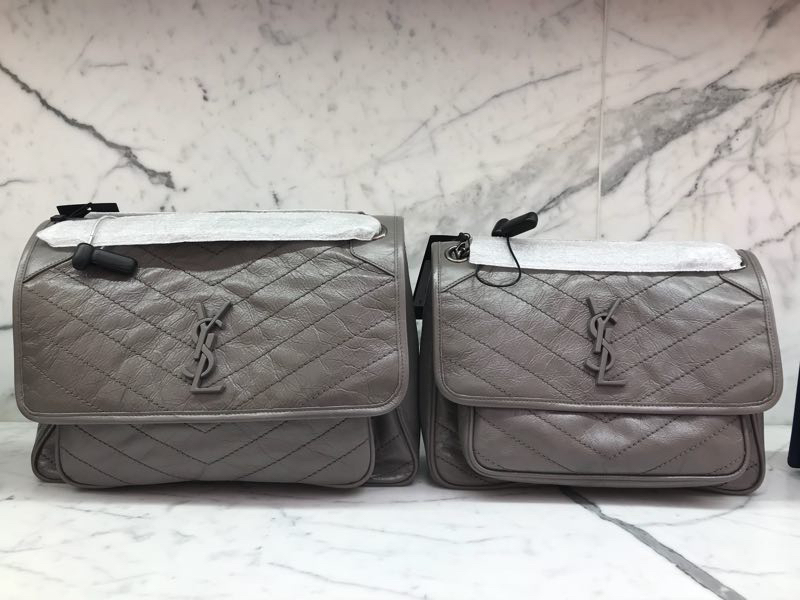 YSL 𝐍𝐢𝐤𝐢 28𝐜𝐦 邮差包 633158浅灰色/银链