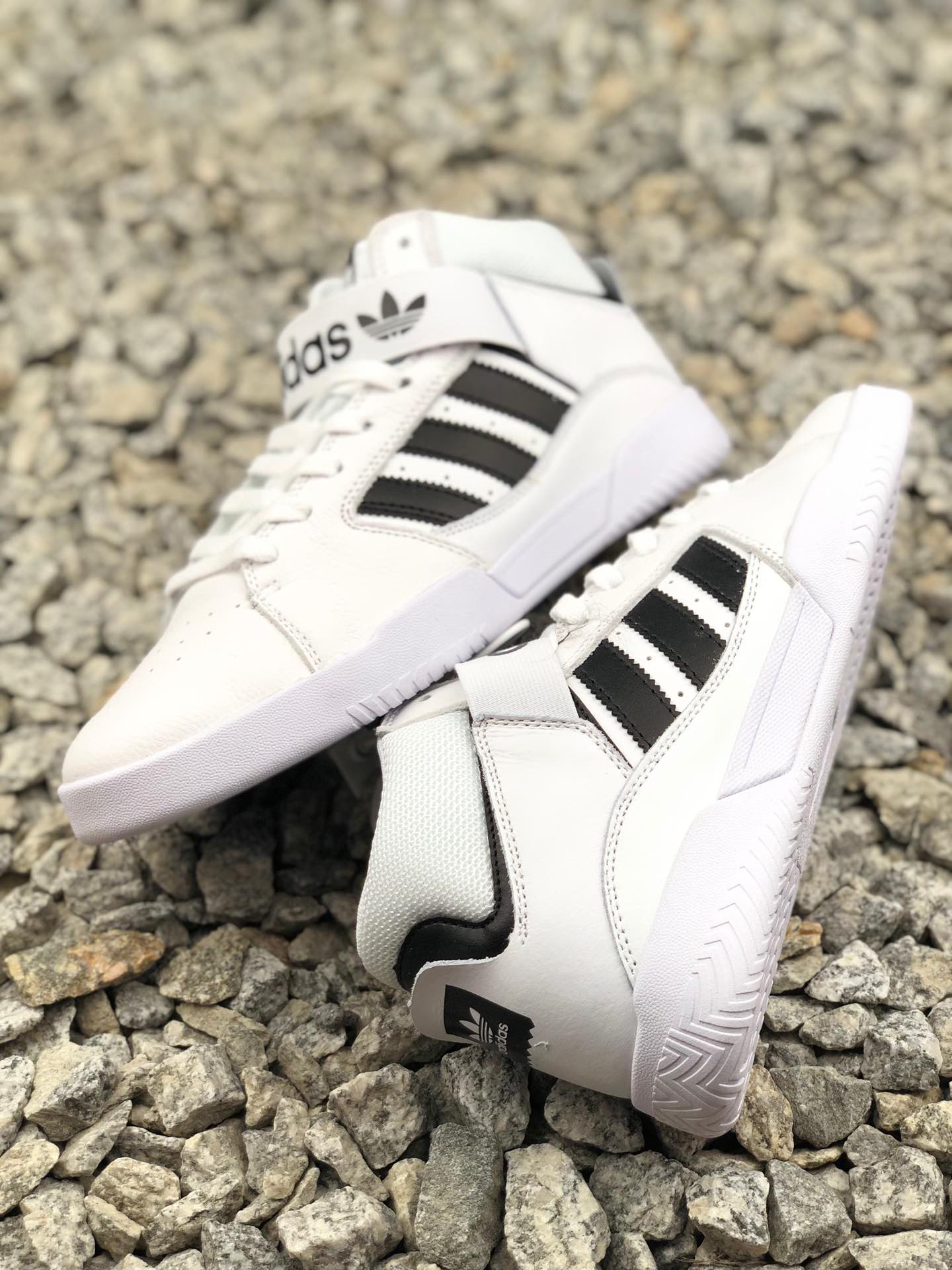 Adidas Originals 男女潮流头层皮休闲鞋  Size：36 36.5 37 38 38.5 39 40 40.5 41 42 42.5 43 44 44.5 45