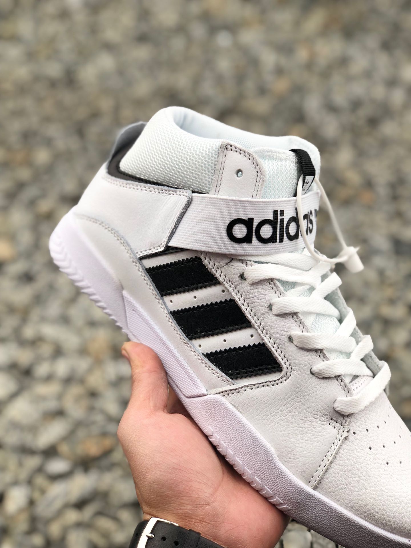 Adidas Originals 男女潮流头层皮休闲鞋  Size：36 36.5 37 38 38.5 39 40 40.5 41 42 42.5 43 44 44.5 45