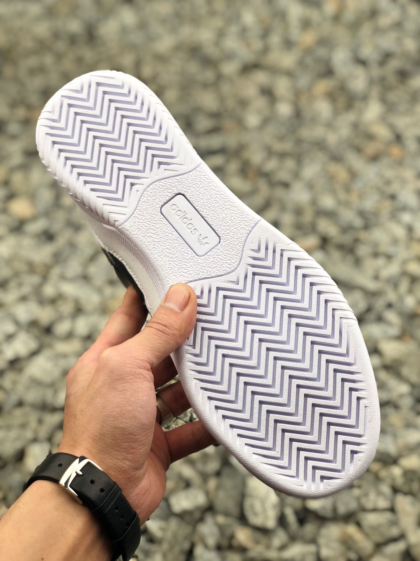 Adidas Originals 男女潮流头层皮休闲鞋  Size：36 36.5 37 38 38.5 39 40 40.5 41 42 42.5 43 44 44.5 45