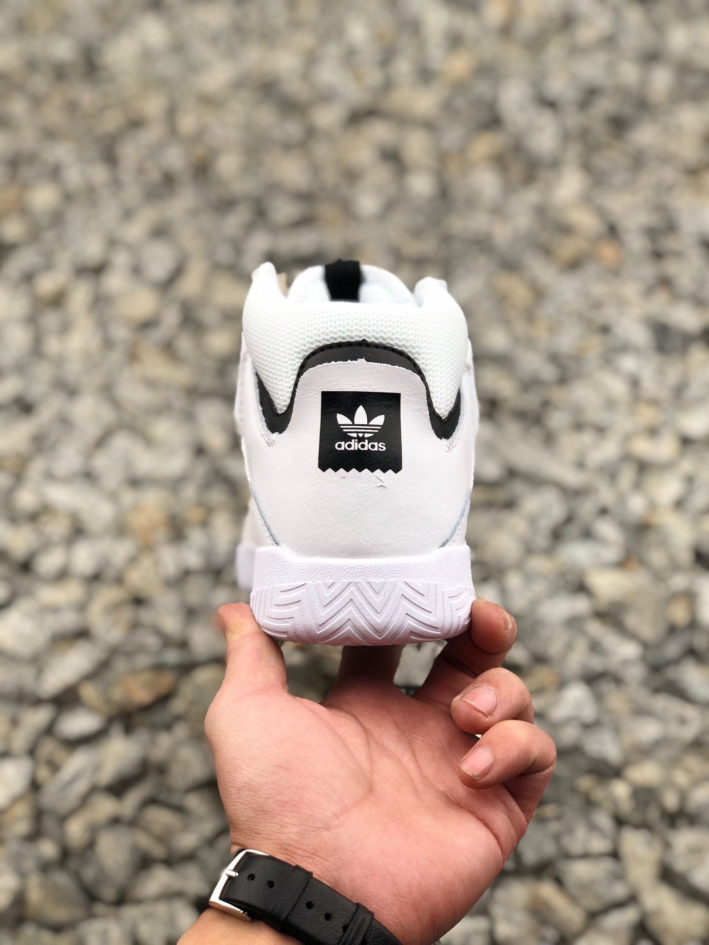 Adidas Originals 男女潮流头层皮休闲鞋  Size：36 36.5 37 38 38.5 39 40 40.5 41 42 42.5 43 44 44.5 45